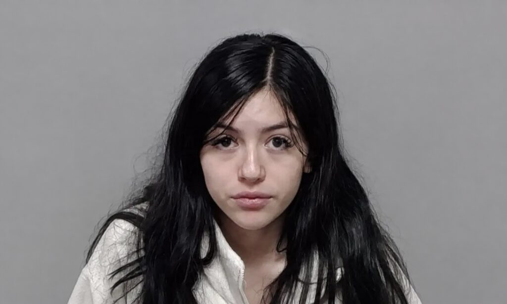 Texas teen divides the internet after abandoning her child at a bus stop B1037C67-E3F0-4AC5-B0D3-812CC8E6C330